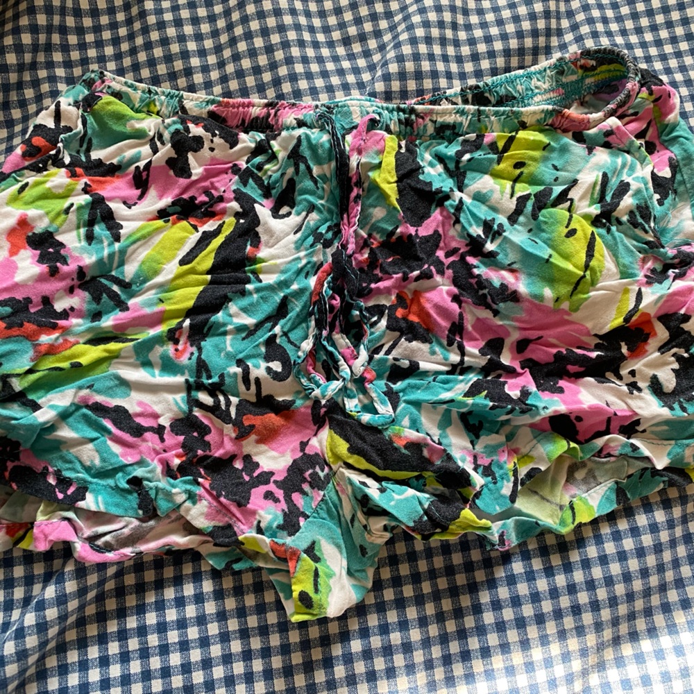 No Boundaries floral print shorts